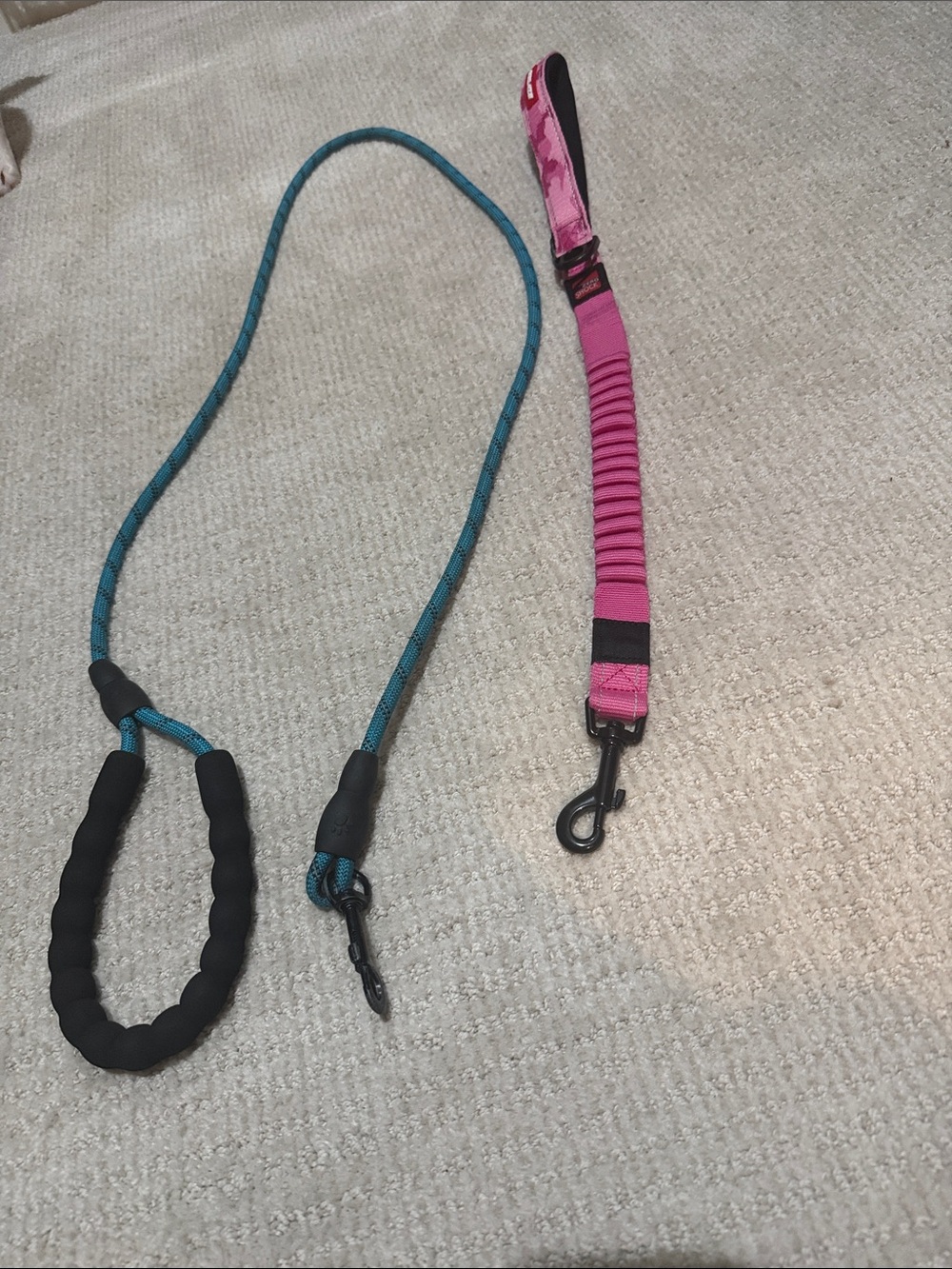 Shock-Absorbing Pink Bungee Dog Leash with Padded Grip Blue dog leash.